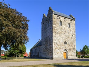 Aa Kirke with churchyard
