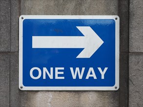 One way traffic sign