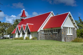 One of the most renowned churches in Mauritius is the Notre Dame Auxiliatrice Chapel