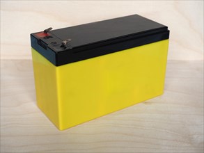 Lead acid rechargeable battery