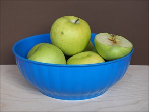 Granny Smith apple fruit food in bowl