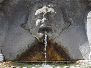Fontana dei mascheroni in Turin