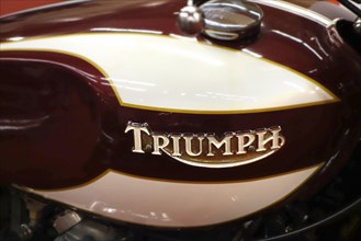 1975 motorcycle Triumph Trident T160V tank emblem