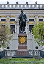 Bronze statue of Goethe by Carl Seffner on the Naschmarkt in front of the Old Stock Exchange