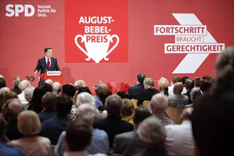 Making progress out of change. A discussion on the occasion of the 160th birthday of the SPD with the award of the August Bebel Prize to Franz Muentefering. Here: Hubertus Heil