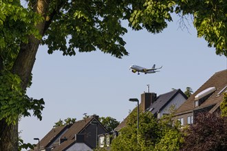 Flight path over residential areas at Duesseldorf Airport