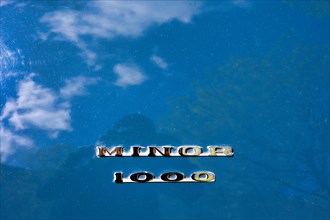 Logo of the Morris Minor 1000