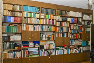 Wall unit with books