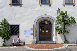 Entrance to the town hall in Obergünzburg