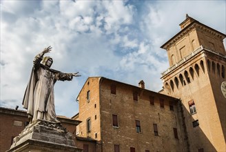 Monument and statue to Girolamo Savonarola