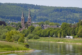 Kilianikirche on the banks of the Weser