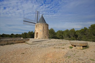 Windmill Moulin de Daudet built 4th century