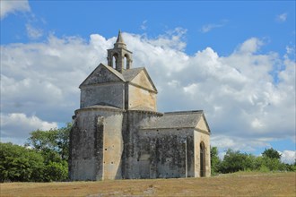 Chapelle St-Croix of the Romanesque monastery Abbaye de Montmajour