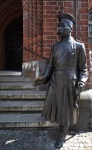 Statue of the Captain of Köpenick