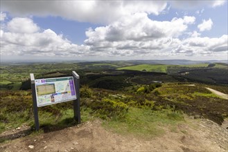 Explanatory panel and view
