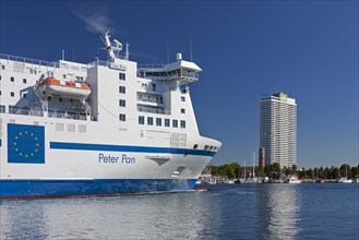 The Maritim Hotel and ferry boat MS Peter Pan of the TT-Line shipping company at Travemünde