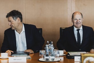 (R-L) Olaf Scholz (SPD), Federal Chancellor, and Robert Habeck (Bündnis 90 Die Grünen), Federal