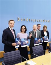 Presentation of the National Security Strategy at the Federal Press Conference from left: Christian Lindner