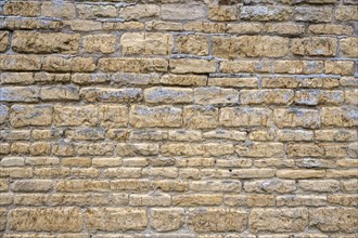 Cotswold stone yellow limestone masonry blocks