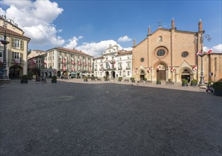 Piazza San Secondo with town hall and church
