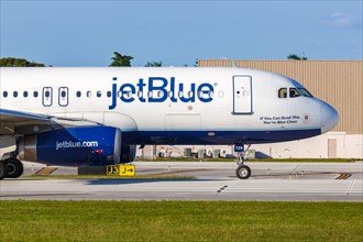 An Airbus A320 aircraft of jetBlue Airways with registration N729JB at Fort Lauderdale Airport