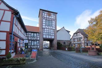 Upper gate and half-timbered house