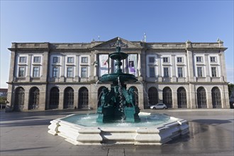Fonte dos Leoes lion fountain in front of the university