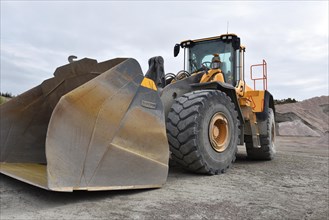 Wheel loader at gravel plant in Norway