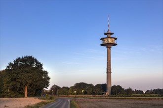 Schiefbahn radio tower
