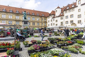 Schillerplatz with weekly market