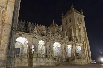 Se do Porto Cathedral by night
