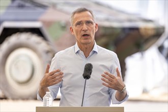 NATO Secretary General Jens Stoltenberg visits the troops of the eVA Brigade during exercise GRIFFIN STORM in Pabrade. Here at a press conference. Pabrade