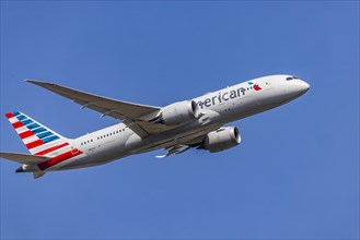 Boeing 787-8 Dreamliner of the airline American Airlines during take-off