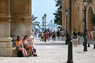 Tourists at the Cathedral of Palma de Majorca