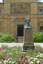 Bust of Ludwig II and Wahnfried House