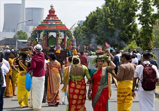 Hindus on the main festival day at the big parade Theer in front of the power station Westfalen