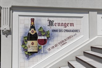 Advertising poster for the red wine Menagem by Abel Pereira de Fonseca