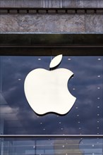 Apple logo on a shop in Hamburg