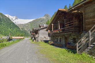 Alpine huts in Innergschloess