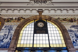 Window with station clock and lettering Minho