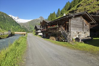 Alpine huts in Innergschloess