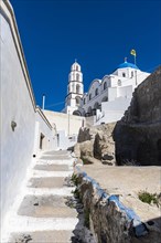 Whitewashed architecture in Pyrgos