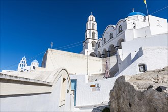 Whitewashed architecture in Pyrgos