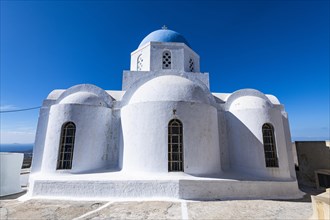 Whitewashed architecture in Pyrgos