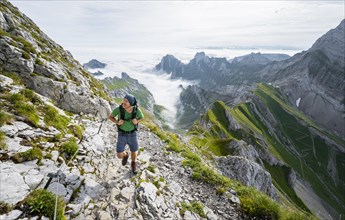 Mountaineers climbing Saentis over the Lisen ridge
