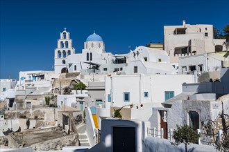 Whitewashed architecture in Pyrgos