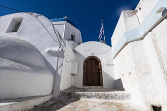 Whitewashed architecture in Pyrgos