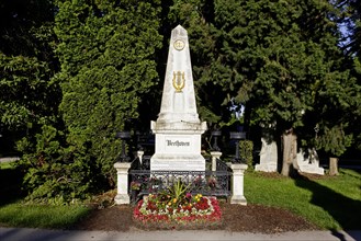 Central Cemetery with Grave of Honour
