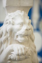 A plaster lion for restoration by a plasterer