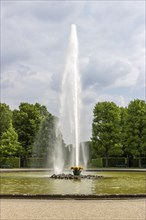 Large fountain in the Herrenhaeuser Gardens